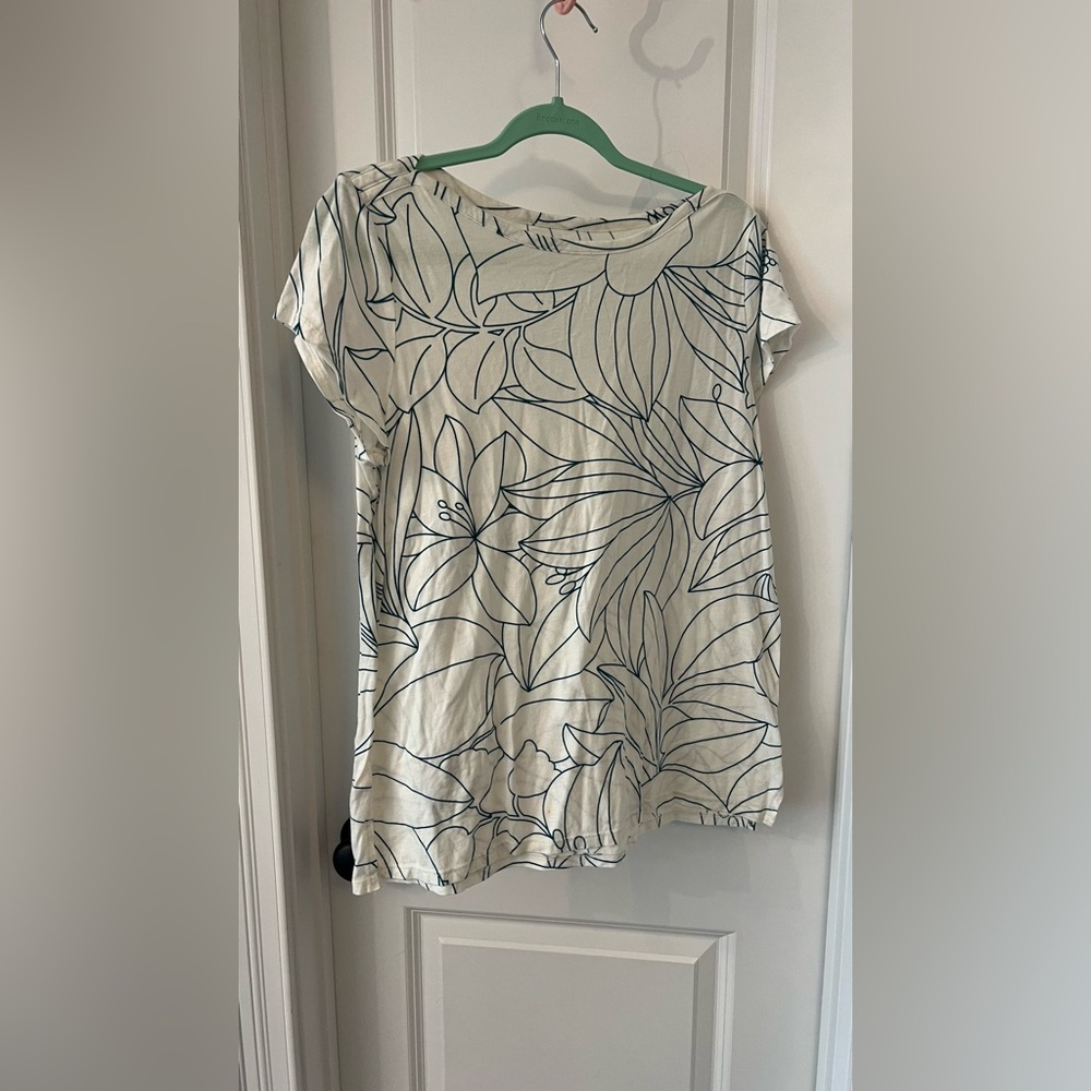 LOFT white and green Graphic Top